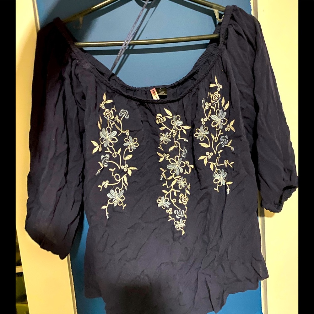 Amazing fit/ Women long sleeve blouse